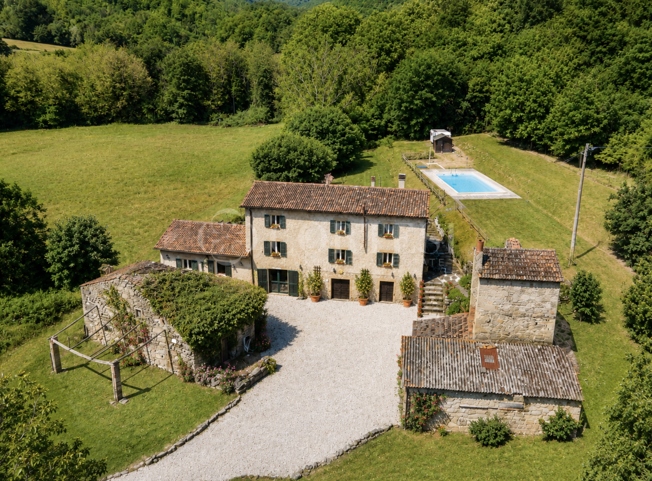 Toskanisches Landhaus mit Pool und Gästehaus bei Cortona